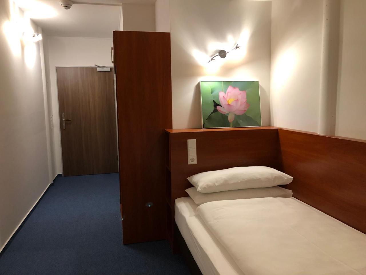 Hotel Mirabell Erlangen Bagian luar foto