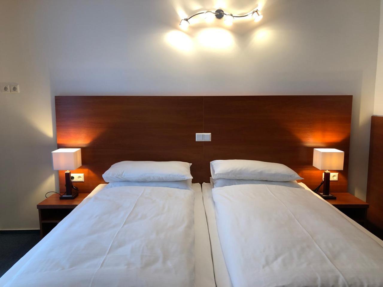 Hotel Mirabell Erlangen Bagian luar foto
