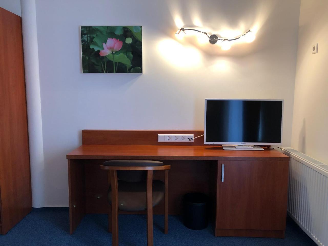 Hotel Mirabell Erlangen Bagian luar foto