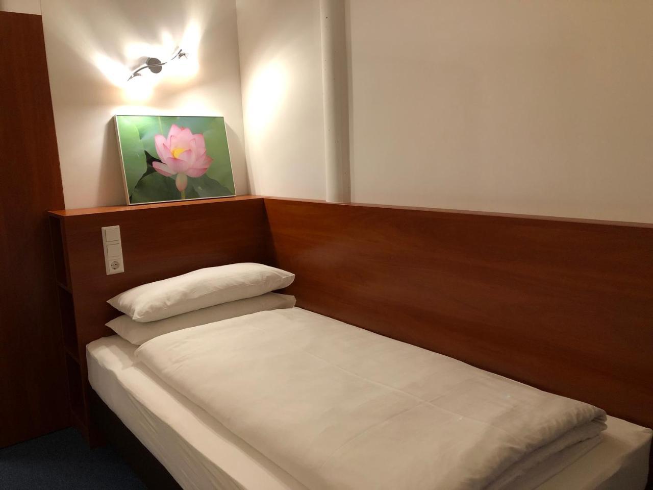 Hotel Mirabell Erlangen Bagian luar foto
